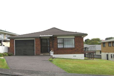 Photo of property in 99 Manhattan Heights, Glendene, Auckland, 0602