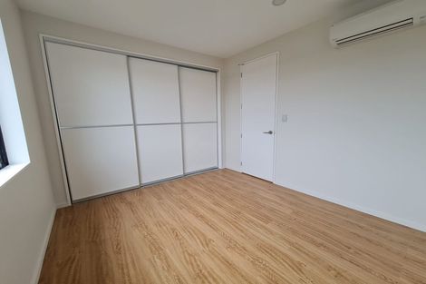 Photo of property in 5/532 Glenfield Road, Glenfield, Auckland, 0629