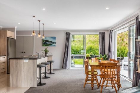 Photo of property in 31 Banks Boulevard, Whitby, Porirua, 5024