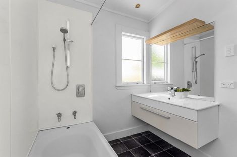 Photo of property in 917 Willowpark Road North, Mayfair, Hastings, 4122