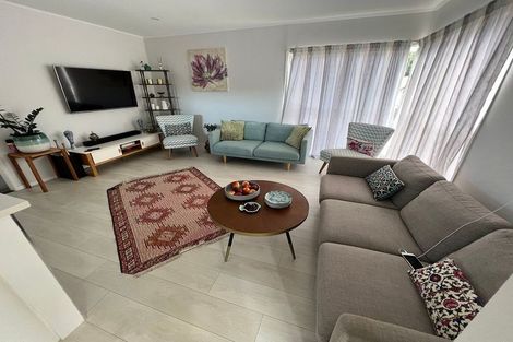 Photo of property in 62 Vandeleur Avenue, Birkdale, Auckland, 0626