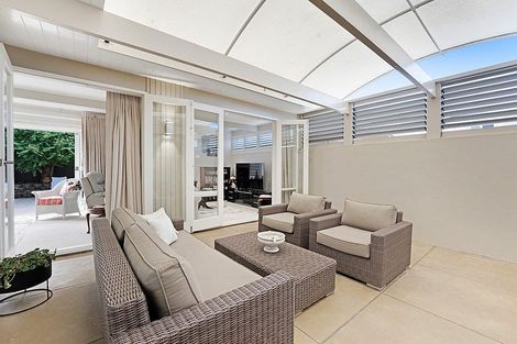 Photo of property in 4/252 Hurstmere Road, Takapuna, Auckland, 0622