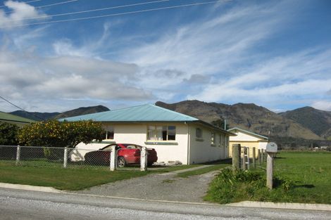 Photo of property in 176 Abel Tasman Drive, Takaka, 7183