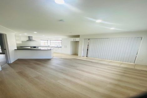 Photo of property in 136 Everglade Drive, Totara Heights, Auckland, 2105