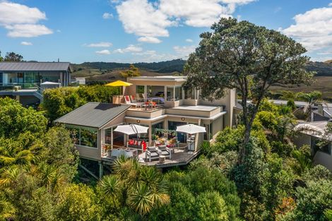 Photo of property in 17 Sykes Avenue, Hatfields Beach, Orewa, 0931