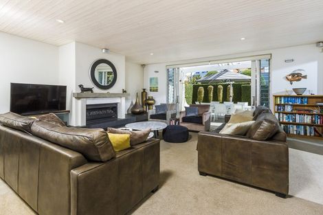 Photo of property in 19 Muritai Road, Milford, Auckland, 0620