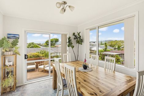Photo of property in 22 Gray Avenue, Paraparaumu Beach, Paraparaumu, 5032