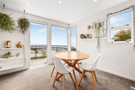 Photo of property in 1/5a Madeley Road, Mount Pleasant, Christchurch, 8081