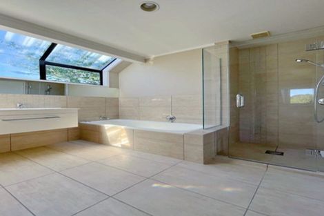 Photo of property in 17a Karetu Road, Greenlane, Auckland, 1051