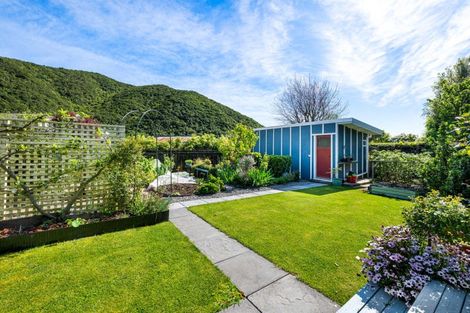 Photo of property in 24 Beach Road, Waikawa, Picton, 7220