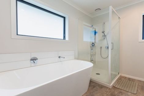 Photo of property in 16a Utauta Street, Waikanae, 5036