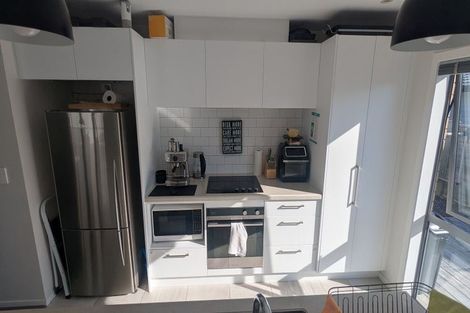 Photo of property in 15 Raymond Grace Avenue, Huapai, Kumeu, 0810