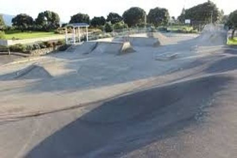 Photo of property in 27 Golf Road, Paraparaumu Beach, Paraparaumu, 5032