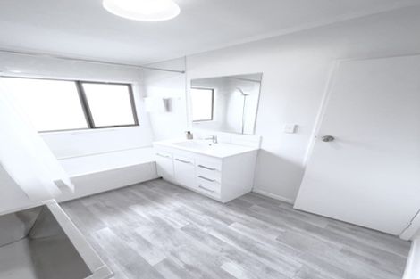 Photo of property in 4/773 Beach Road, Browns Bay, Auckland, 0630