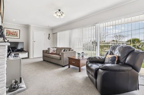 Photo of property in 15 Ashbury Avenue, Silverdale, Hamilton, 3216