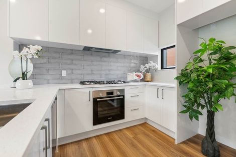 Photo of property in 6/200 Sunnynook Road, Totara Vale, Auckland, 0627