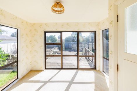 Photo of property in 11 Moray Place, Highbury, Palmerston North, 4412