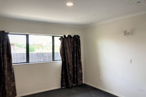 Photo of property in 99a Bolton Street, Blockhouse Bay, Auckland, 0600