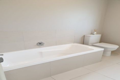 Photo of property in 34a Divich Avenue, Te Atatu South, Auckland, 0610