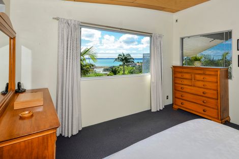 Photo of property in 2/19 Tindalls Bay Road, Tindalls Beach, Whangaparaoa, 0930