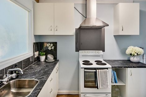 Photo of property in 2/4 Granville Street, Silverstream, Upper Hutt, 5019