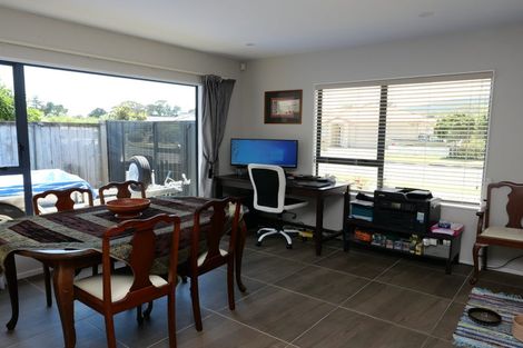 Photo of property in 10 Lorna Irene Drive, Raumati South, Paraparaumu, 5032