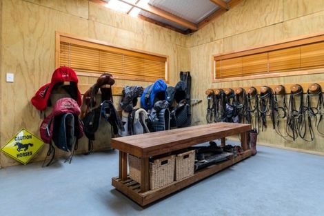 Photo of property in 17 Brookvale Lane, Taupaki, Henderson, 0782