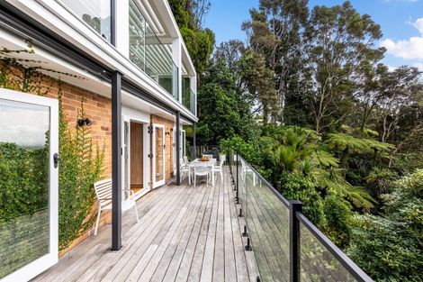 Photo of property in 97 Scenic Drive, Titirangi, Auckland, 0604