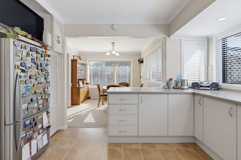 Photo of property in 2/18 Glengowan Place, Conifer Grove, Takanini, 2112