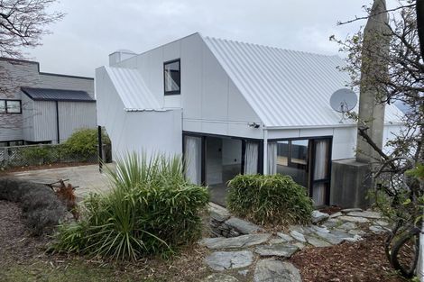 Photo of property in 11 Wakatipu Heights, Queenstown, 9300