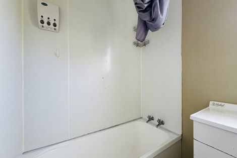 Photo of property in 15 Loughanure Place, Massey, Auckland, 0614