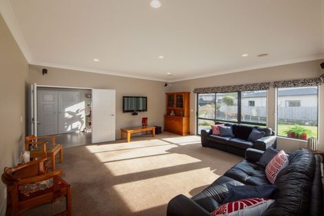 Photo of property in 8 Cheetwood Street, Churton Park, Wellington, 6037