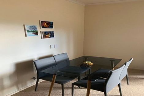 Photo of property in 28 Lorikeet Place, Unsworth Heights, Auckland, 0632