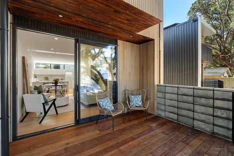 Photo of property in 3/152 The Parade, Island Bay, Wellington, 6023