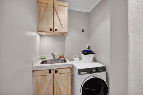 Photo of property in 9 County Drive, Hawera, 4610