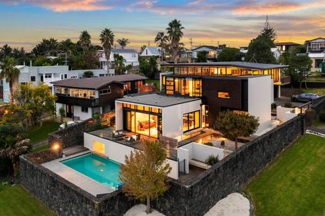 Photo of property in 51 Pacific Parade, Army Bay, Whangaparaoa, 0930