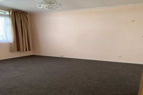 Photo of property in 17 Maxwells Line, Awapuni, Palmerston North, 4412