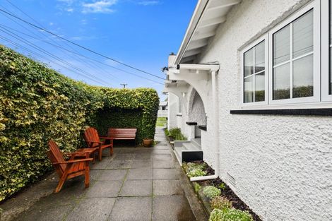 Photo of property in 220 Mangorei Road, Merrilands, New Plymouth, 4312