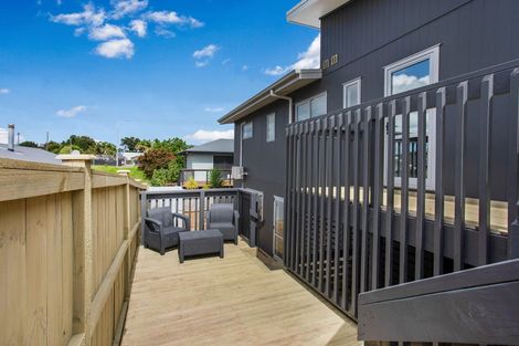 Photo of property in 5a Collingwood Road, Waiuku, 2123