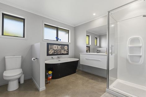 Photo of property in 3 Ellesmere Close, Pyes Pa, Tauranga, 3112