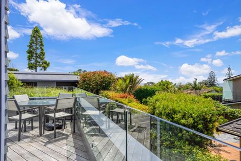 Photo of property in 7b Peter Terrace, Castor Bay, Auckland, 0620