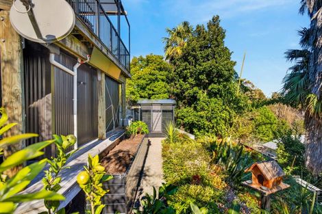 Photo of property in 8 Selwyn Road, Hospital Hill, Napier, 4110