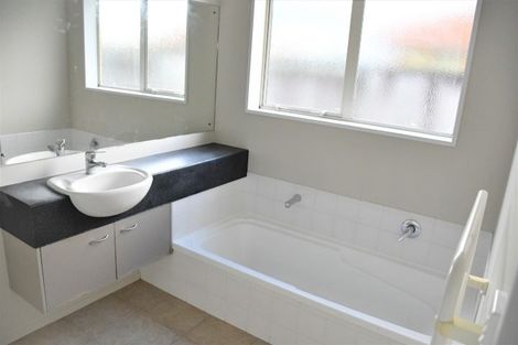 Photo of property in 40 Wiltshire Drive, Huntington, Hamilton, 3210