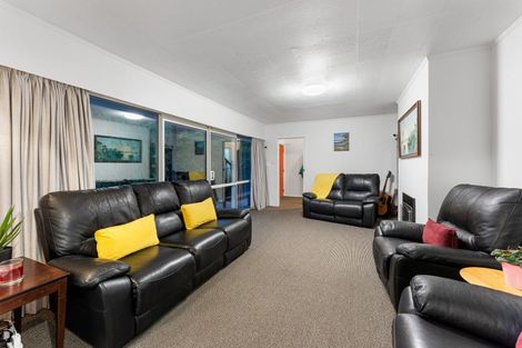 Photo of property in 24 Jocelyn Crescent, Pinehaven, Upper Hutt, 5019