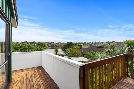Photo of property in 2/58 Glencoe Road, Browns Bay, Auckland, 0630