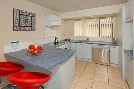 Photo of property in 106 Kingdale Road, Henderson, Auckland, 0610