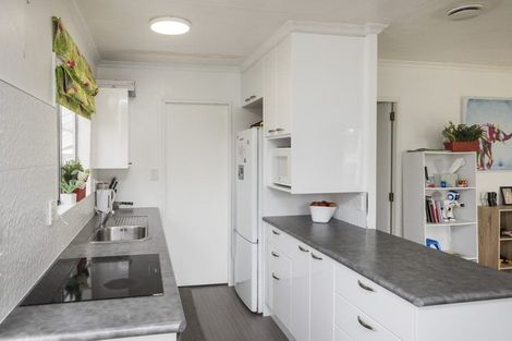 Photo of property in 38 Newton Place, Westbrook, Palmerston North, 4412