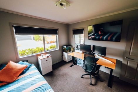 Photo of property in 12 Liberty Grove, Kelvin Grove, Palmerston North, 4414