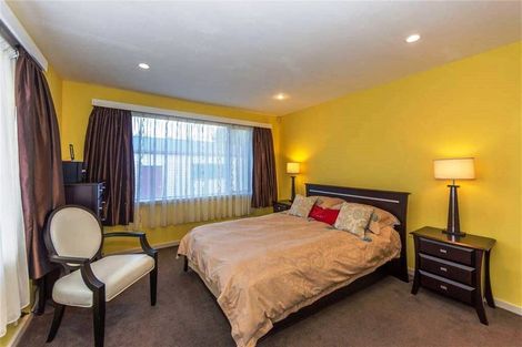 Photo of property in 51 Balgay Street, Upper Riccarton, Christchurch, 8041