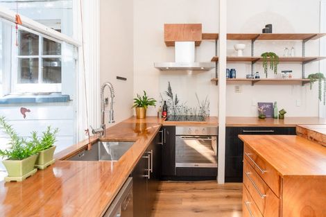 Photo of property in 58 Fairview Crescent, Kelburn, Wellington, 6012